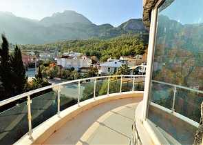 Отдельностоящая вилла 5+1 в Гейнюке