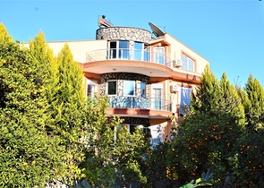 Отдельностоящая вилла 5+1 в Гейнюке