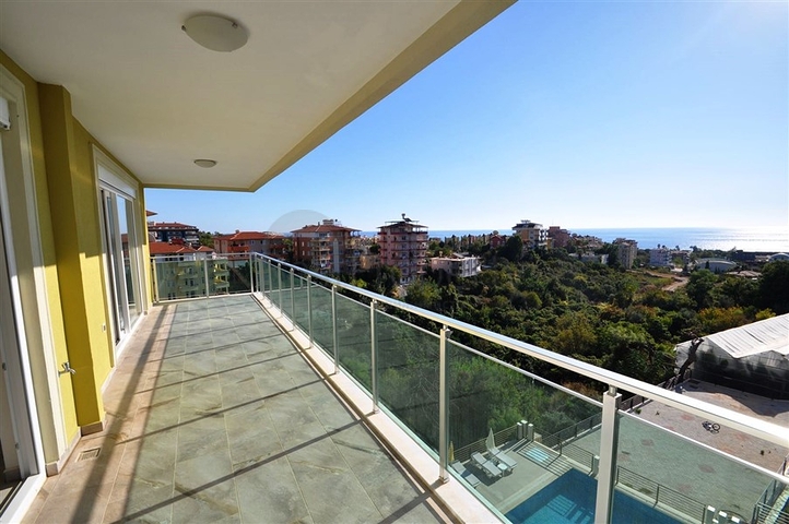 Трехкомнатные апартаменты в районе Кестель