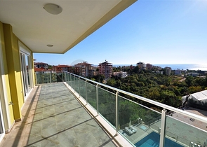 Трехкомнатные апартаменты в районе Кестель