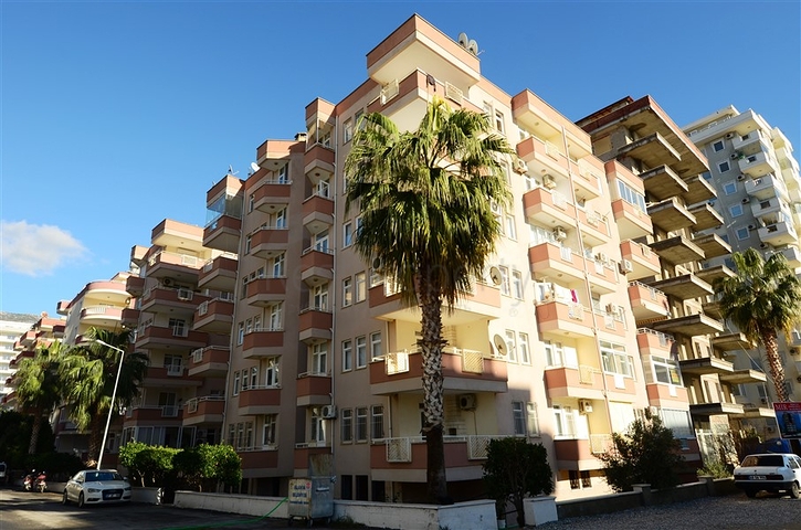 Апартаменты с мягкой мебелью и встроенной техникой рядом с морем