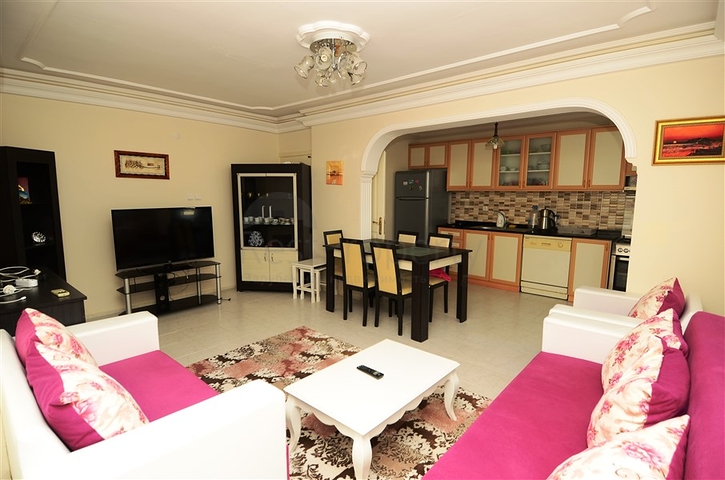 Апартаменты с мягкой мебелью и встроенной техникой рядом с морем