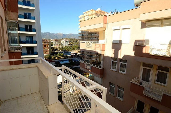 Апартаменты с мягкой мебелью и встроенной техникой рядом с морем