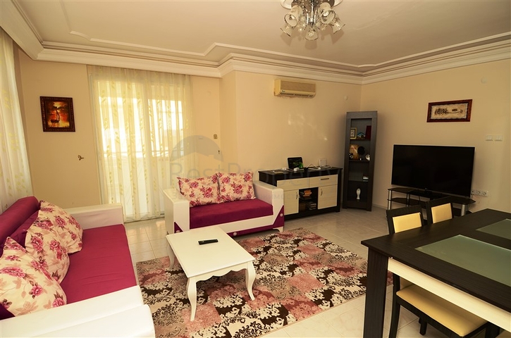 Апартаменты с мягкой мебелью и встроенной техникой рядом с морем