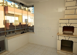 Апартаменты с мягкой мебелью и встроенной техникой рядом с морем