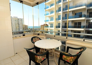 Апартаменты с мягкой мебелью и встроенной техникой рядом с морем