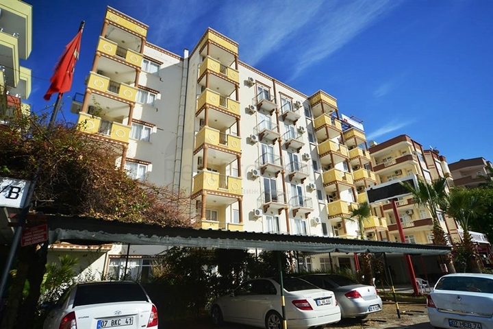 Квартира в центре с отдельной кухней и мебелью