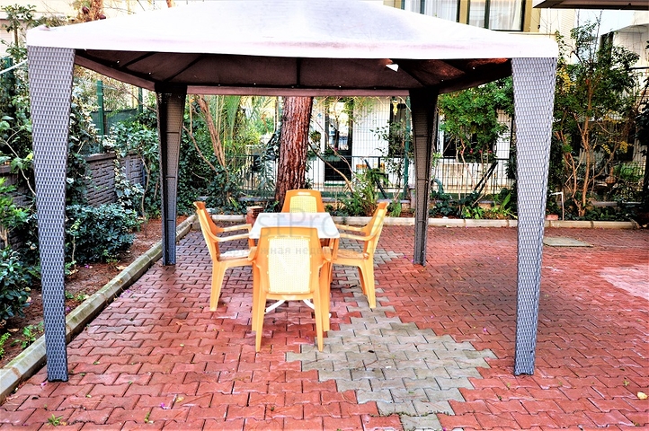 Продажа полностью блока с квартирами 1+1 и 2+1  в Анталии 150 метров до моря