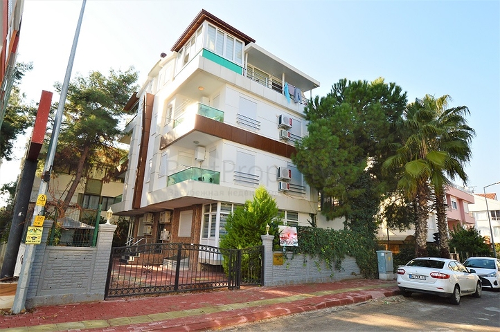 Продажа полностью блока с квартирами 1+1 и 2+1  в Анталии 150 метров до моря