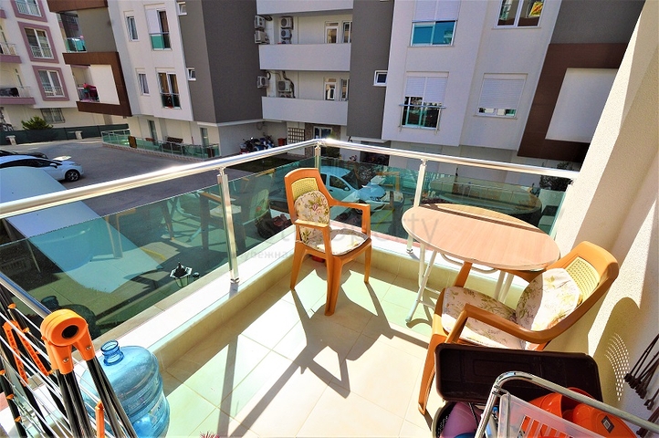 Меблированная квартира 2+1 в комплексе с бассейном в Анталии