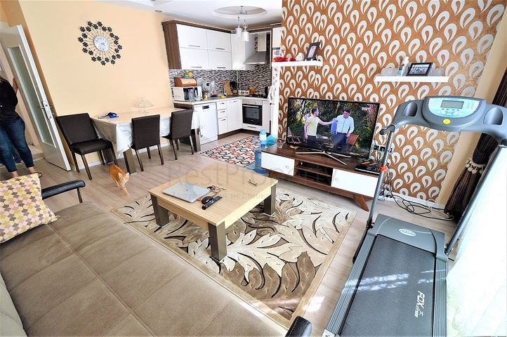 Меблированная квартира 2+1 в комплексе с бассейном в Анталии