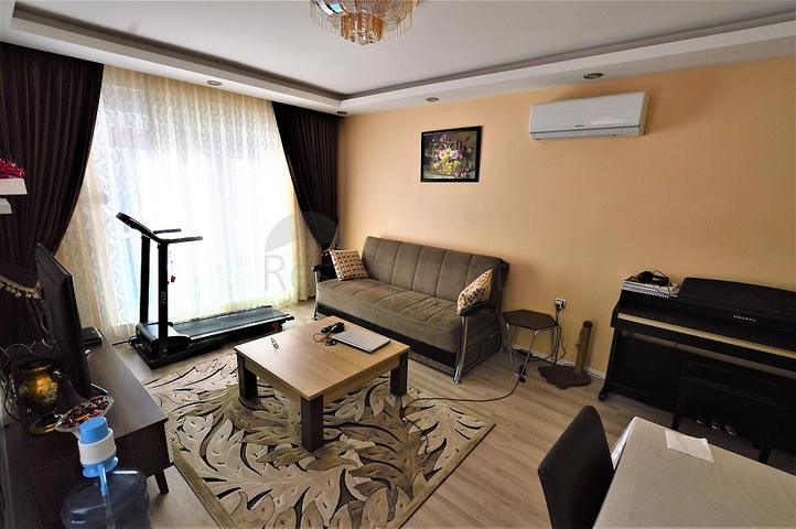 Меблированная квартира 2+1 в комплексе с бассейном в Анталии