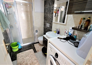 Меблированная квартира 2+1 в комплексе с бассейном в Анталии