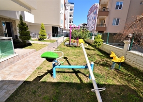 Меблированная квартира 2+1 в комплексе с бассейном в Анталии