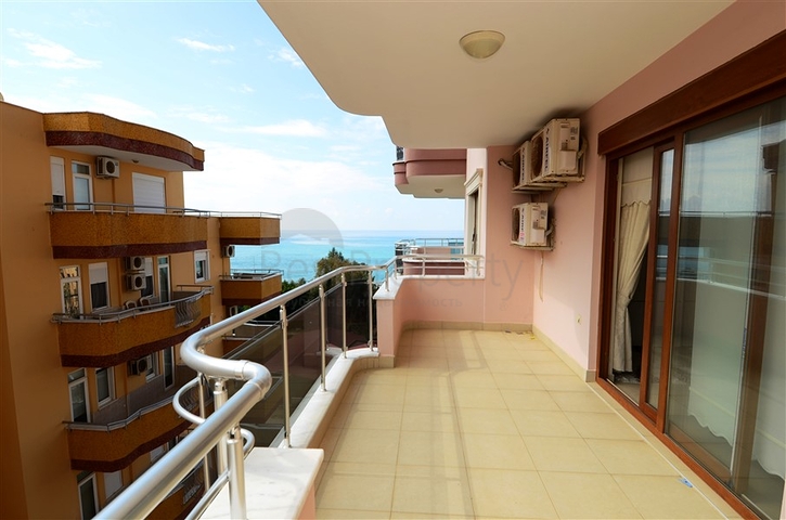 Меблированные апартаменты 2+1 с видом на море