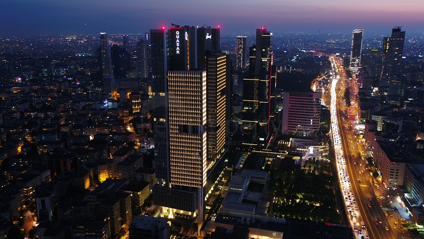 Уникальный небоскреб в самом центре Стамбула, район Шишли