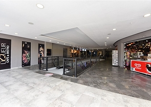 Магазины и торговые помещения в новом торговом центре в районе Конаклы