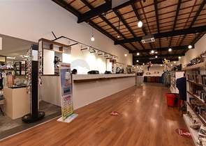 Магазины и торговые помещения в новом торговом центре в районе Конаклы