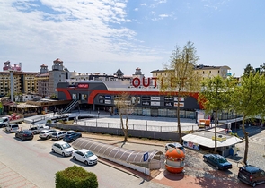 Магазины и торговые помещения в новом торговом центре в районе Конаклы