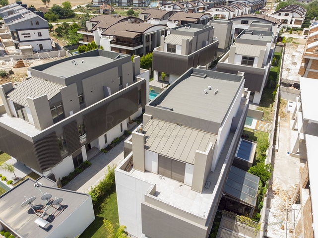 Виллы планировки 6+1 в районе Коньяалты Анталья