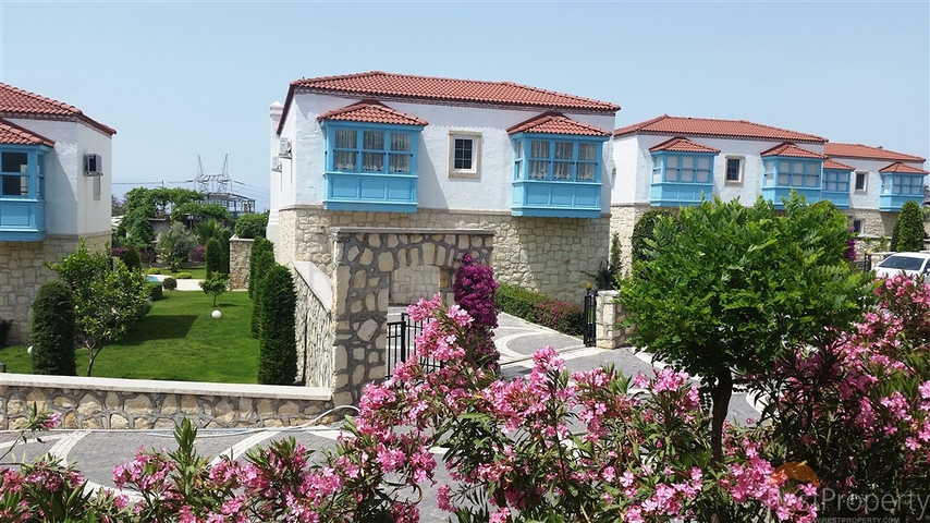 Двухэтажная вилла в турецком стиле