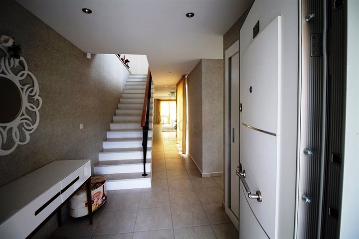 Двухэтажная вилла в турецком стиле