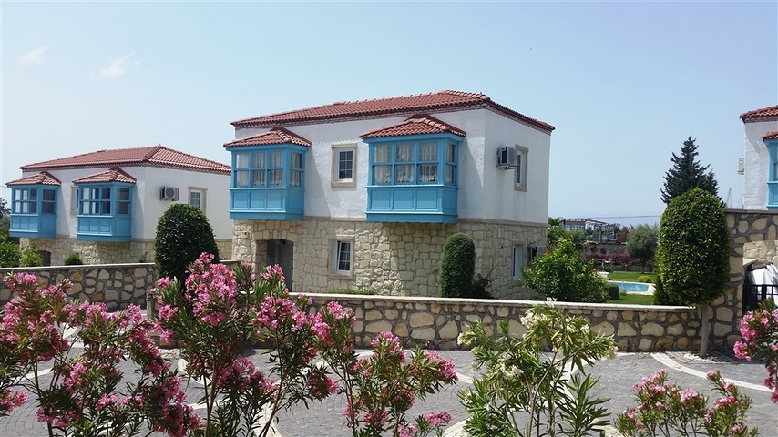 Двухэтажная вилла в турецком стиле