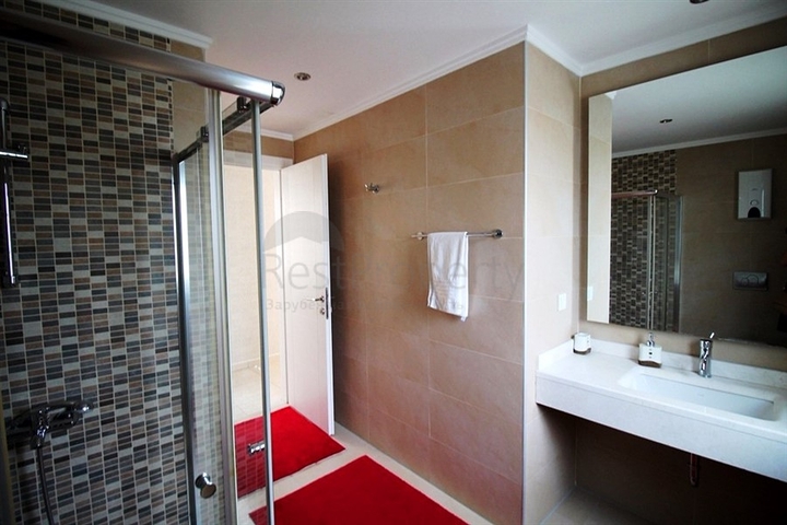 Двухэтажная вилла в турецком стиле