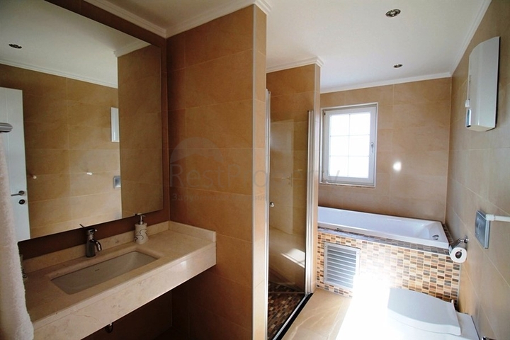 Двухэтажная вилла в турецком стиле