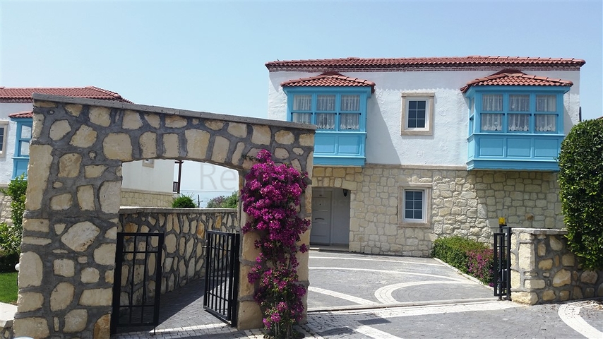 Двухэтажная вилла в турецком стиле