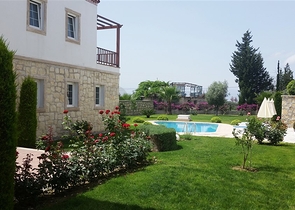 Двухэтажная вилла в турецком стиле