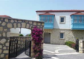 Двухэтажная вилла в турецком стиле