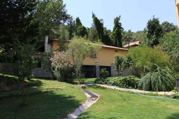 Усадьба-гостиница в тосканском стиле в Бейджике Кемере