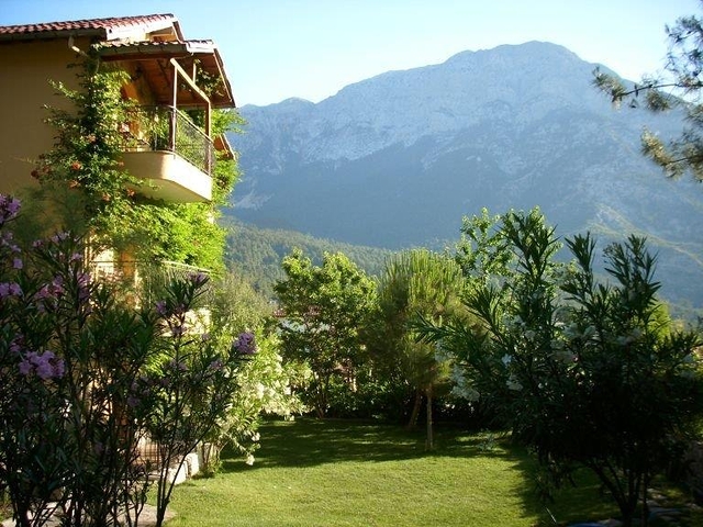 Усадьба-гостиница в тосканском стиле в Бейджике Кемере