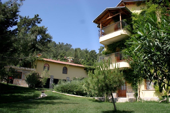 Усадьба-гостиница в тосканском стиле в Бейджике Кемере