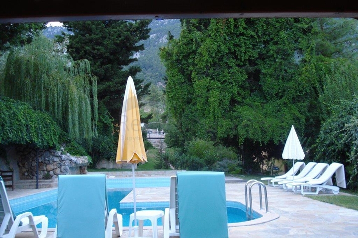 Усадьба-гостиница в тосканском стиле в Бейджике Кемере