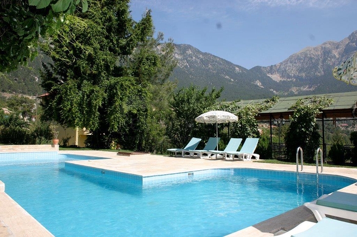 Усадьба-гостиница в тосканском стиле в Бейджике Кемере