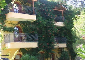 Усадьба-гостиница в тосканском стиле в Бейджике Кемере