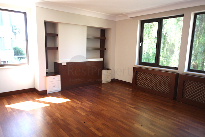 Частная вилла в самом центре Лары в Анталии