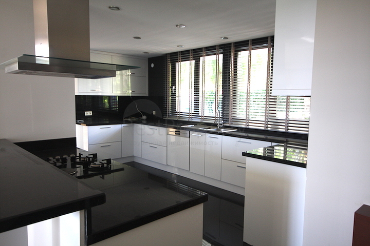 Частная вилла в самом центре Лары в Анталии