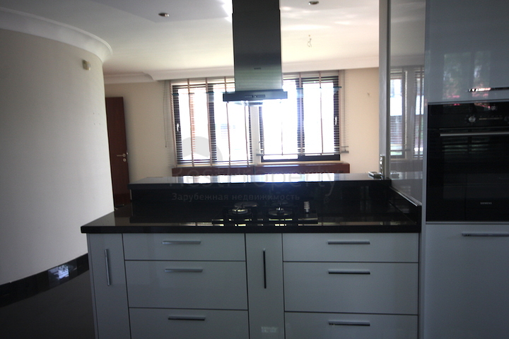 Частная вилла в самом центре Лары в Анталии