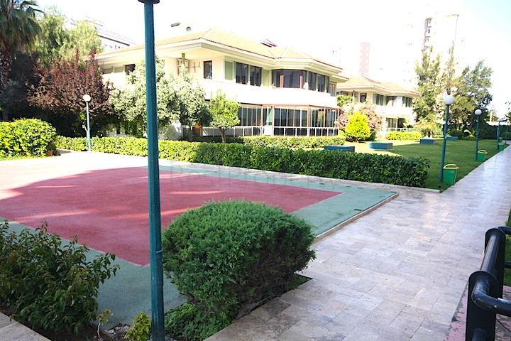 Частная вилла в самом центре Лары в Анталии