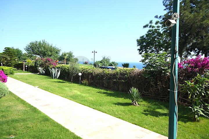 Частная вилла в самом центре Лары в Анталии