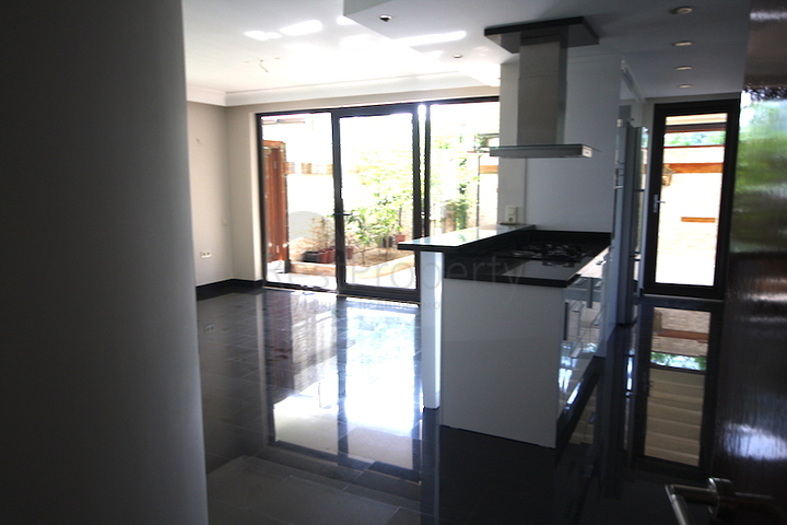 Частная вилла в самом центре Лары в Анталии