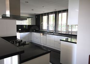 Частная вилла в самом центре Лары в Анталии