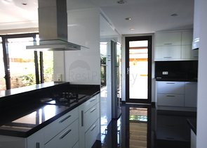 Частная вилла в самом центре Лары в Анталии