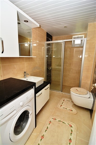 Квартиры в комплексе с бассейном в Махмутларе