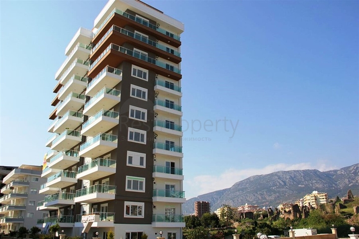 Квартиры в комплексе с бассейном в Махмутларе