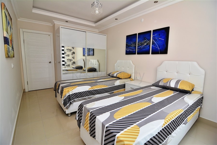 Квартиры в комплексе с бассейном в Махмутларе