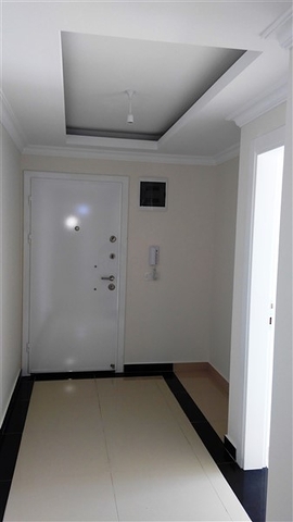 Квартиры в комплексе с бассейном в Махмутларе